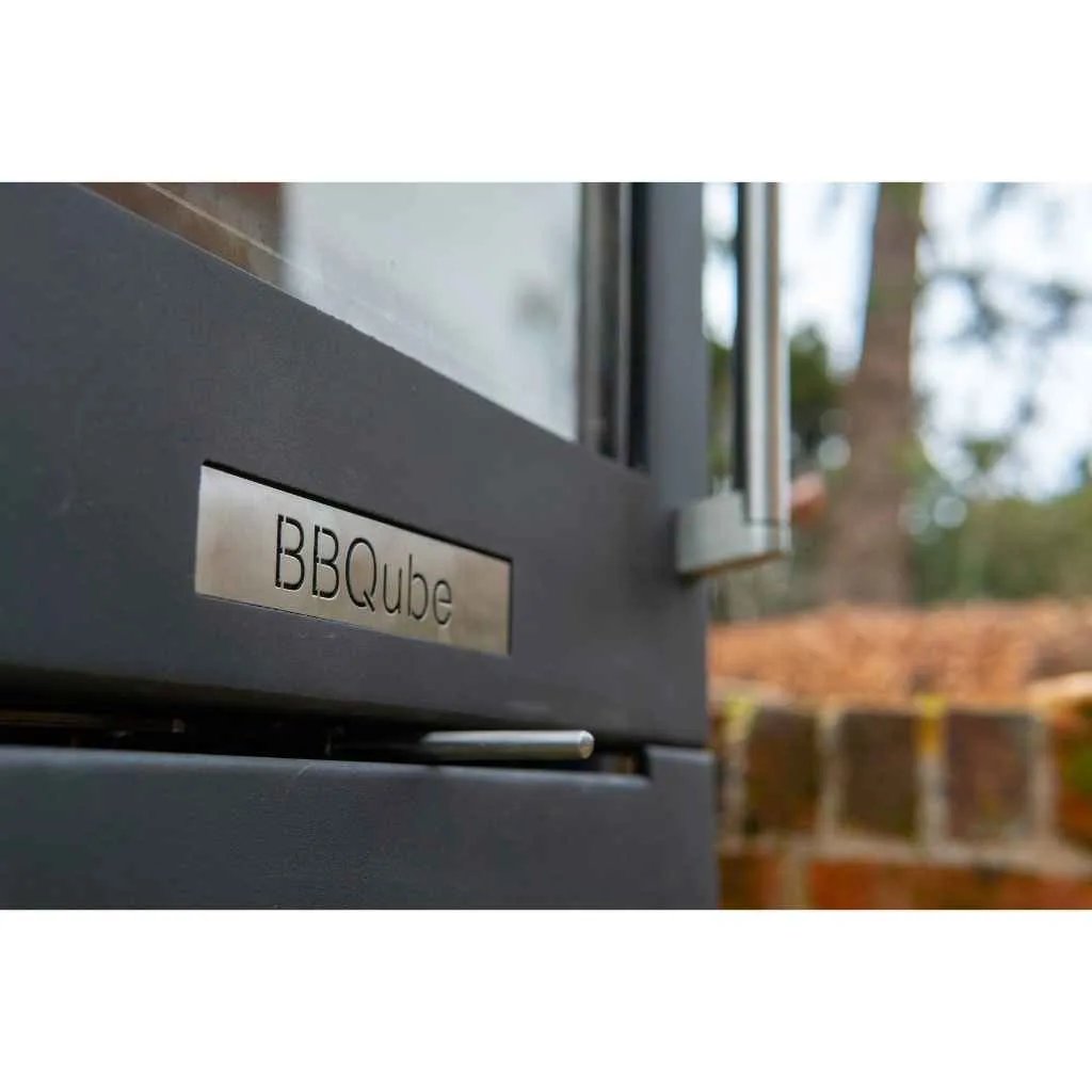 BBQube Grill and Heater Close-Up
